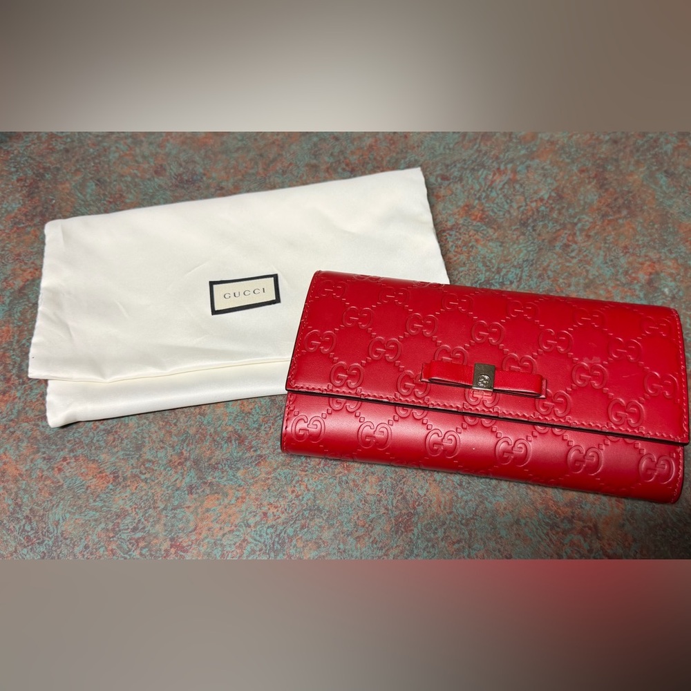 Gucci Vibrant Red Women's Wallet